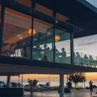 Coastal Living At its Best, hotel em Jindalee