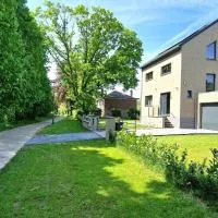 Paulette à bicyclette, vue sur la rivière, Esneux, hotell sihtkohas Méry
