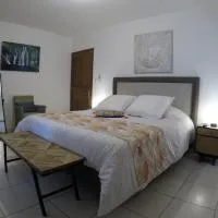 La Villa Vie d'Hôte chambre d'hôte, hotel in Saint-Denis