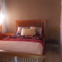 Departamento familiar accesible , cerca del consulado y centros comerciales: La Coyotera şehrinde bir otel