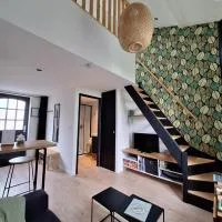 Logement indépendant "Le Figuier" TREVOUX climatisée, hotel en Trévoux