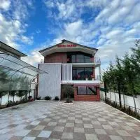 Hotel Darda – hotel w mieście Kamëz