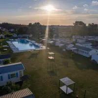 Natur Camping Landshause, hotel v destinaci Burinhosa