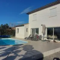 Studio neuf avec acces piscine, hotel v destinácii Valergues