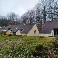 Gite la forêt – hotel w mieście Chénérailles
