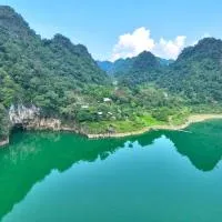Thang Hen Lake - Thang Hen Glamping & Eco Outdoor, hôtel à Thăng Hen