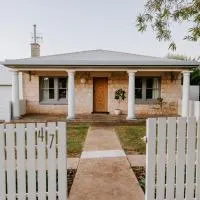Port Lincoln Escape - 3BR - Close to CBD, Beaches、ポートリンカーンのホテル