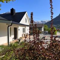 Cozy house in Eidfjord, hotel in Eidfjord