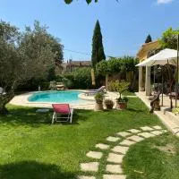 Chez Marie, hotel u gradu Sérignan-du-Comtat