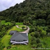 Waiotemarama Falls Lodge, hotel a Opononi