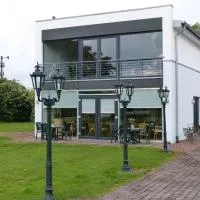 Haus am See - Gochness, hotel sa Kessel