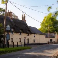 Breckland Thatched Cottage, hotel di Hockwold cum Wilton