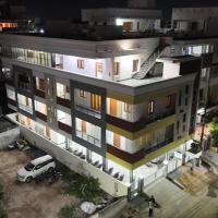 Padma Homes Stay- Luxury Service Apartment 1BHK & 2BHK & 3BHK, מלון בטירופאטי