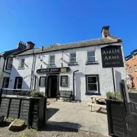 Airlie Arms Hotel, hotel in Kirriemuir
