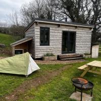 Impeccable shepherds hut sleeping up to 4 guests