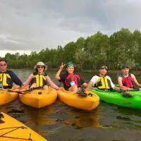 Kayak Camp, Tsonjinboldog – hotel w mieście Narst