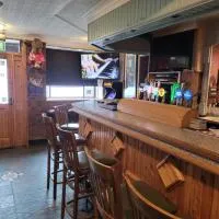 O'Connors Bar Restaurant and Guesthouse، فندق في Dromore
