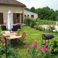 Chez Lucia a 15min de Perigueux à 6km autoroute A89, hotel in Église-Neuve-de-Vergt