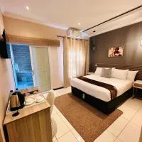 LIVE-INN LUXURY SUITES, hotel u gradu Mahalapye