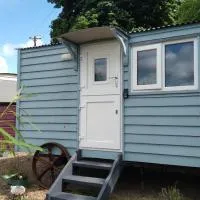 Bramblewick House Glamping, hotel a Longford