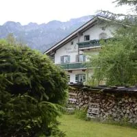 Gästehaus Tannenberg, hotel v destinácii Bayerisch Gmain