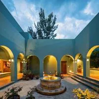 HOLT Balcones Guesthouse - King Bed Room، فندق في سان ميغيل دي الليندي