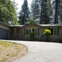 Explore Amador and Calaveras County., hotel u gradu 'West Point'