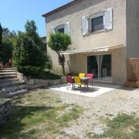Le Clos des Lauriers, מלון בקרקסון