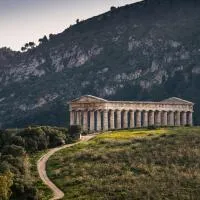 Helimos B&B with Segesta Temple view near Castellammare del Golfo, מלון בקלטפימי
