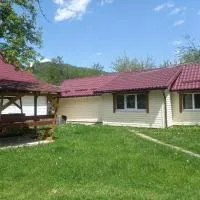 Будиночок Мойсейчуків, viešbutis mieste Krivorovnya