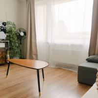 Warm & Cozy Apartment with balcony in Valmiera, viešbutis Valmieroje