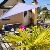 "Le Rooftop de la fontaine" dans cadre verdoyant, hotel Luisant-ban