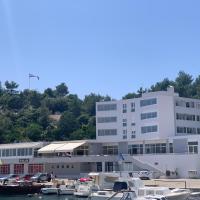 Hotel Tolero, hotell i Ploče