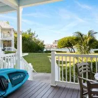 Beach House Getaway - Waterfront Villa in Duck Key, hotel in Duck Key