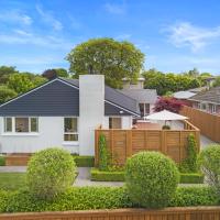 Family-Friendly, Airport 6 mins, Spacious with Garden, hotel in Burnside, Christchurch