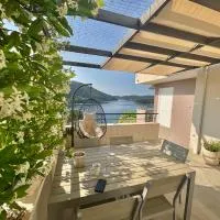 Villa Iva Lastovo، فندق في Ubli