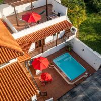 Casa Colibri + Casita - Villa w/ocean views, hotel in zona Aeroporto Antonio Rivera Rodríguez - VQS, Vieques