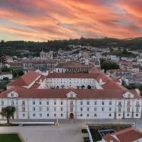 Montebelo Mosteiro de Alcobaça Historic Hotel, hotel u gradu Alkobasa