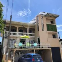 Rivera Family Airport Apartments, hotel di Río Segundo