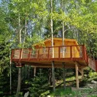 Treehouse Podpoľanie, hotel en Detvianska Huta