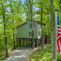 Peaceful Hideaway Treehouse near Little River Canyon