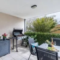 MikaLex - Walking distance from the beach!, hotel en Nelson Bay