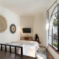 Casa Blanca Suite B2 - New, Private, Cozy!，Montecito的飯店