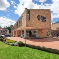 Hotel & Suites en Cuenca, Venue Batán, hotel u gradu 'Cuenca'