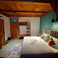 Peppy Nomads Luxuria, отель в городе Jibhi