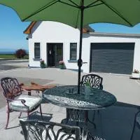 Luxury Cottage, holiday rental with sea views on the Wild Atlantic Way, hotelli kohteessa Tralee