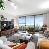 3 Bedroom Apt With Ocean Views & Parking