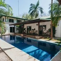 Dream Surf House Avellana, hotel u gradu Plaja Avelana