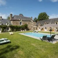 MANOIR DU VAU D ARZ gîtes et chambres d hôtes avec piscine, hotell i Malansac