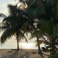 Anda Di Hows Hostel, hotel sa Placencia Village